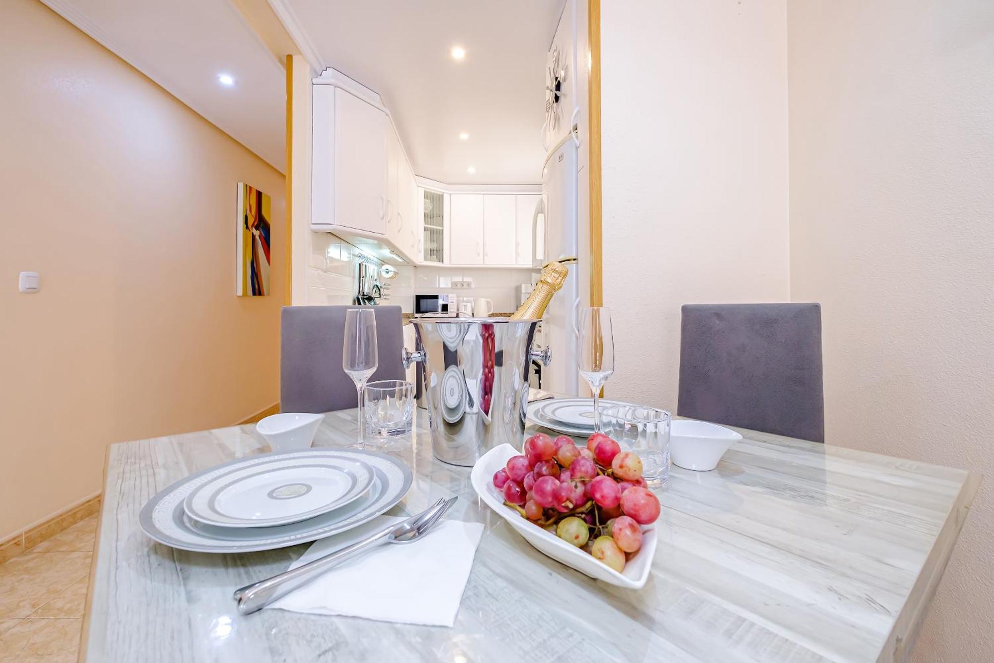 Deluxe Apartment Playa Del Cura Торрев'єха Екстер'єр фото